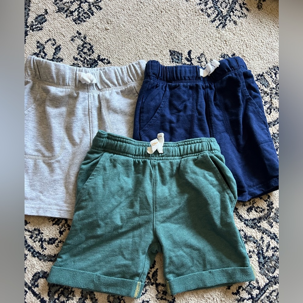 5/$25 3 pairs of Carter’s shorts